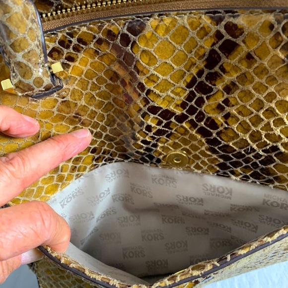 Michael Kors python print bag - Picture 9 of 14